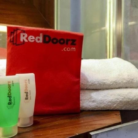 Reddoorz Plus @ Paal 2 Manado Exteriör bild