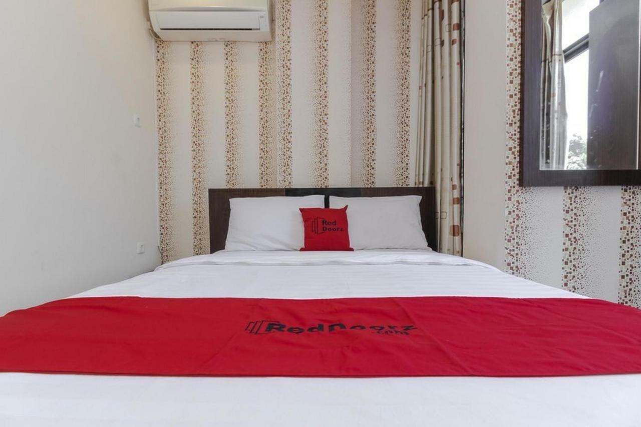 Reddoorz Plus @ Paal 2 Manado Exteriör bild