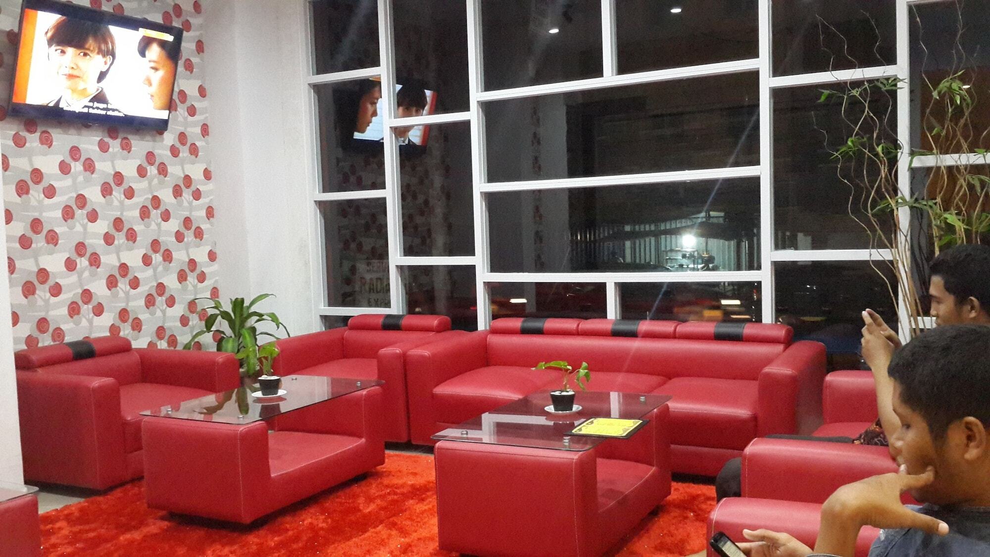Reddoorz Plus @ Paal 2 Manado Exteriör bild