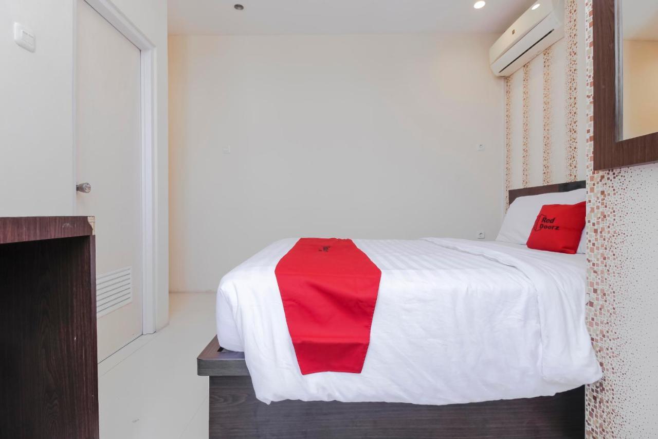Reddoorz Plus @ Paal 2 Manado Exteriör bild