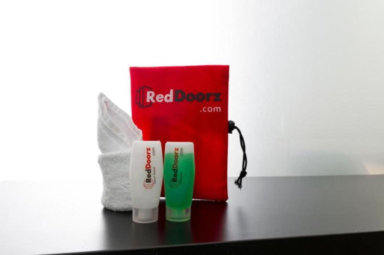 Reddoorz Plus @ Paal 2 Manado Exteriör bild